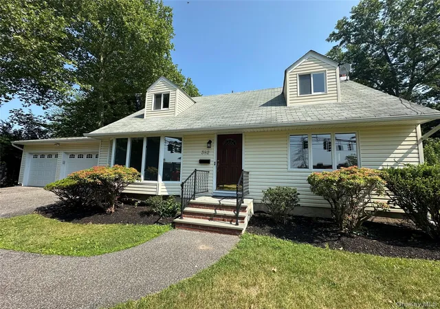 Photo 3 of Sale Pending at 382 Convent Rd, Orangetown, NY 10913 | MLS# 1020762 | Listing updated on 2026-08-18