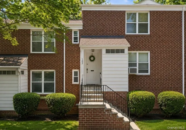 Homes for sale in Yonkers, NY | 102 Spruce Street #2A, Yonkers, NY 10701 | MLS# 1020764