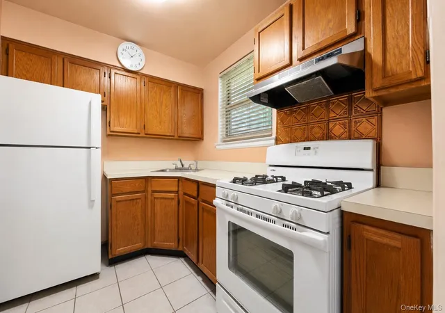 Homes for sale in Yonkers, NY | 102 Spruce Street #2A, Yonkers, NY 10701 | MLS# 1020764