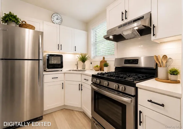 Homes for sale in Yonkers, NY | 102 Spruce Street #2A, Yonkers, NY 10701 | MLS# 1020764