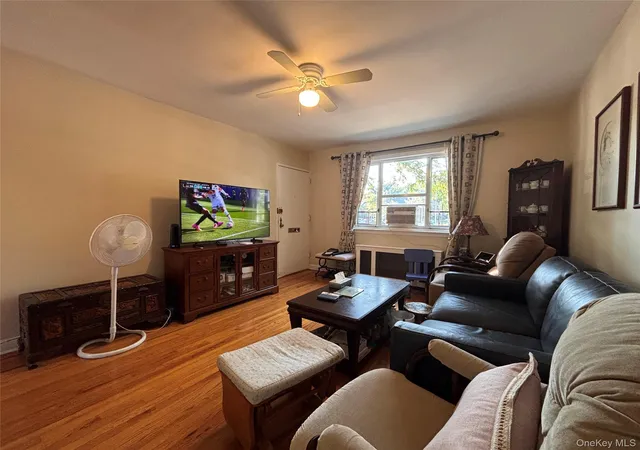 5th image of 224-14 Hillside Ave, New York, NY 11427