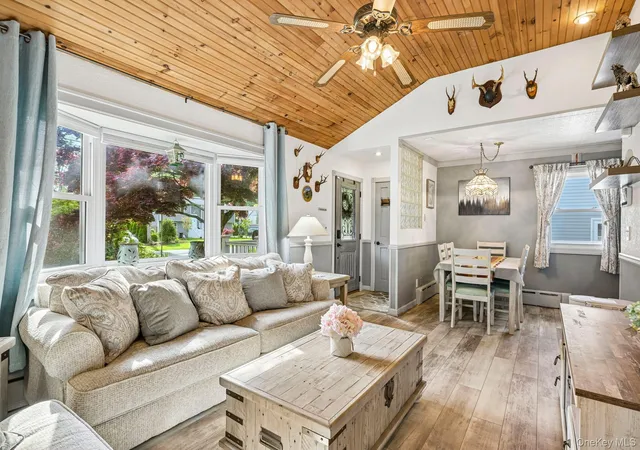 Photo 3 of Single family home for sale at 148 Oak Ave, Brookhaven, NY 11967 | MLS# 1020783 | Listing updated on 2026-10-01