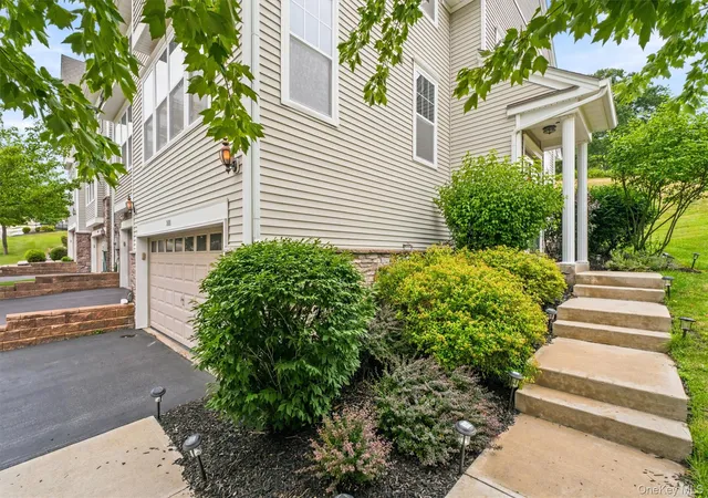 3rd image of 2608 Hawthorn Wy, New Windsor, NY 12553 | MLS# 1020799