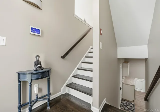 5th image of 2608 Hawthorn Wy, New Windsor, NY 12553 | MLS# 1020799