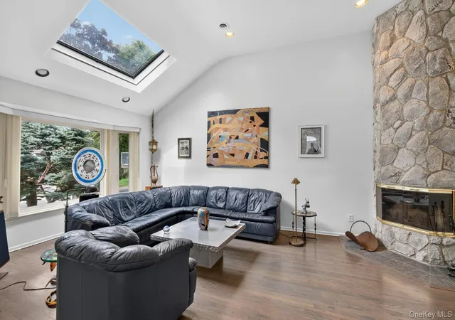 Photo 3 of Sale Pending at 15 Ulster Dr, Oyster Bay, NY 11753 | MLS# 1020804 | Listing updated on 2026-08-18