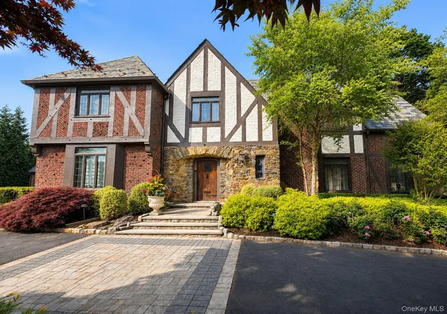 Photo 1 of Sale Pending at 76 Wood Ln, Woodmere, NY 11598 | MLS# 1020808 | Listing updated on 2026-07-15
