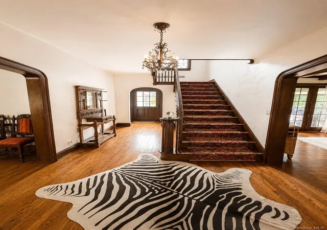 Photo 3 of Sale Pending at 76 Wood Ln, Woodmere, NY 11598 | MLS# 1020808 | Listing updated on 2026-07-15