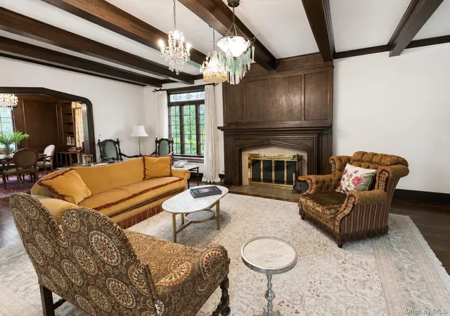 Photo 4 of Sale Pending at 76 Wood Ln, Woodmere, NY 11598 | MLS# 1020808 | Listing updated on 2026-07-15