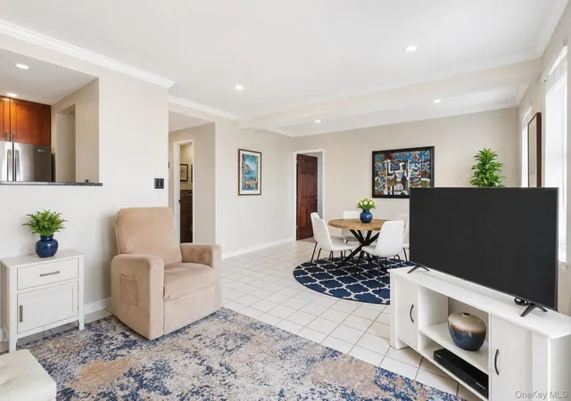 Homes for sale in Long Beach, NY | 2 Richmond Rd #4BB, Long Beach, NY 11561 | MLS# 1020865