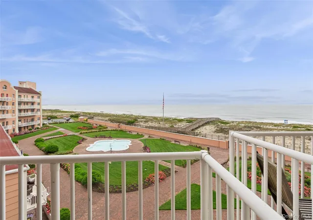 Homes for sale in Long Beach, NY | 2 Richmond Rd #4BB, Long Beach, NY 11561 | MLS# 1020865