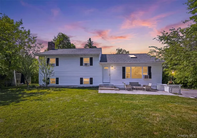 Homes for sale in Woodbury, NY | 249 Ridge Rd, Woodbury, NY 10930 | MLS# 1020871