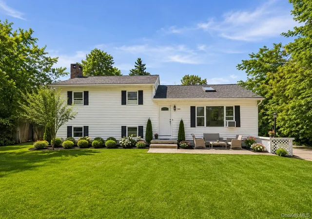 Homes for sale in Woodbury, NY | 249 Ridge Rd, Woodbury, NY 10930 | MLS# 1020871