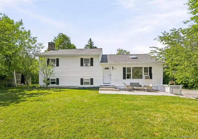 Homes for sale in Woodbury, NY | 249 Ridge Rd, Woodbury, NY 10930 | MLS# 1020871