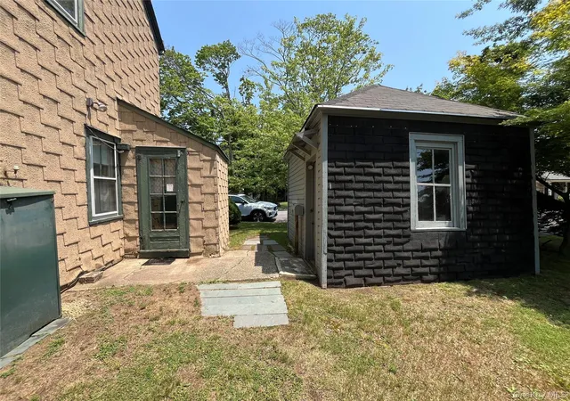 5th image of 174 Railroad Ave, Smithtown, NY 11780 | MLS# 1020879