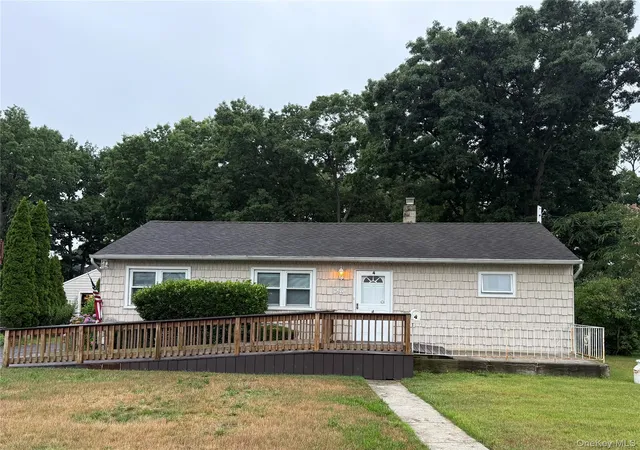 Photo 1 of Sale Pending at 4 Sachs St, Bay Shore, NY 11706 | MLS# 1020893 | Listing updated on 2026-08-18