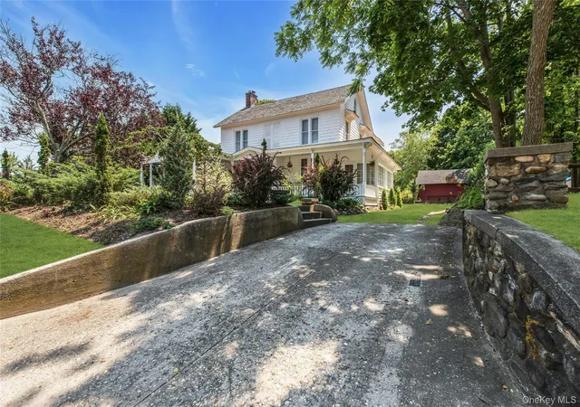 Photo 3 of Single family home for sale at 430 Montauk Hwy, Brookhaven, NY 11940 | MLS# 1020923 | Listing updated on 2026-09-01