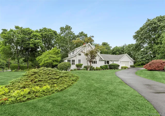 Homes for sale in Southold, NY | 2725 Skunk Ln, Southold, NY 11935 | MLS# 1020932