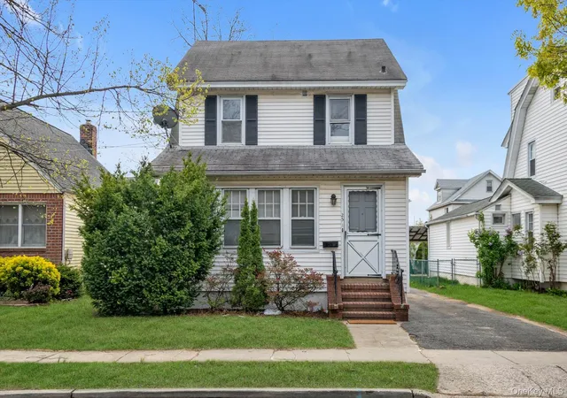 1st image of 25 N 12th St, North Hempstead, NY 11040 | MLS# 1020945