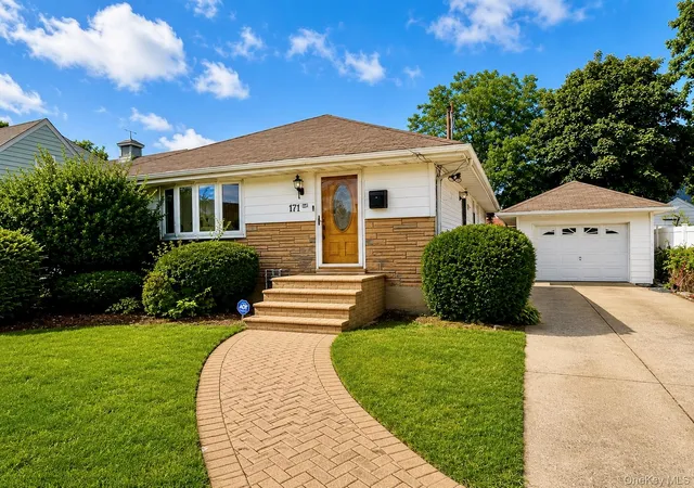 Photo 1 of Single family home for sale at 171 Allen St, Hempstead, NY 11550 | MLS# 1020954 | Listing updated on 2026-08-09