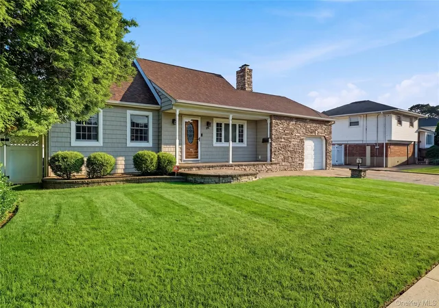 Photo 2 of Sale Pending at 364 Boundary Ave, Oyster Bay, NY 11758 | MLS# 1020957 | Listing updated on 2026-08-07