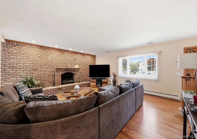Photo 4 of Sale Pending at 364 Boundary Ave, Oyster Bay, NY 11758 | MLS# 1020957 | Listing updated on 2026-08-07