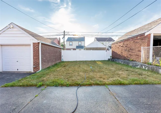 Photo 4 of Sale Pending at 118 48 222nd Street, New York, NY 11411 | MLS# 1020967 | Listing updated on 2026-07-28