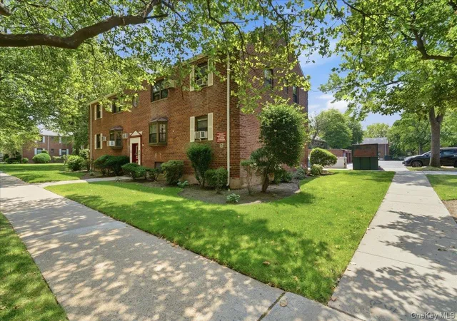 4th image of 86-22 155th, New York, NY 11414