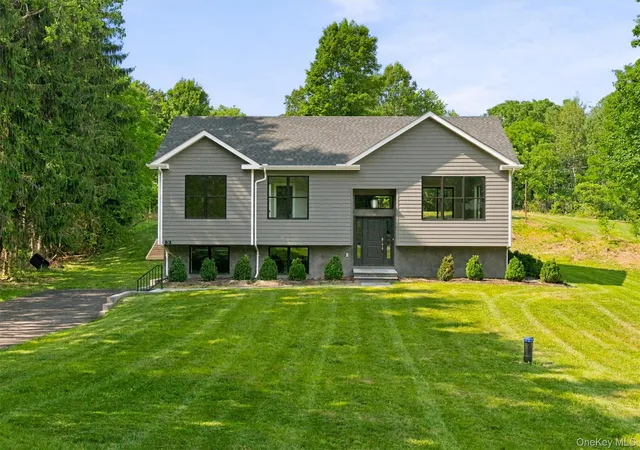 Photo 3 of Sale Pending at 76 Reservoir Rd, Marlboro, NY 12542 | MLS# 1020985 | Listing updated on 2026-09-05