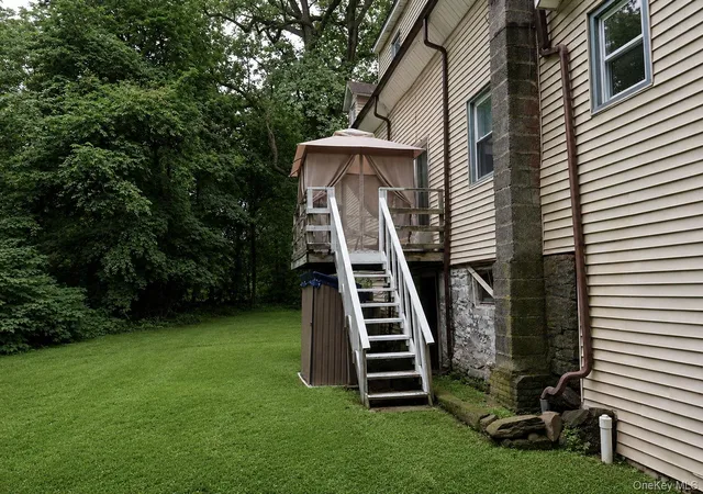 Photo 4 of Sale Pending at 17 Clove Rd, Salisbury Mills, NY 12577 | MLS# 1020998 | Listing updated on 2026-09-16