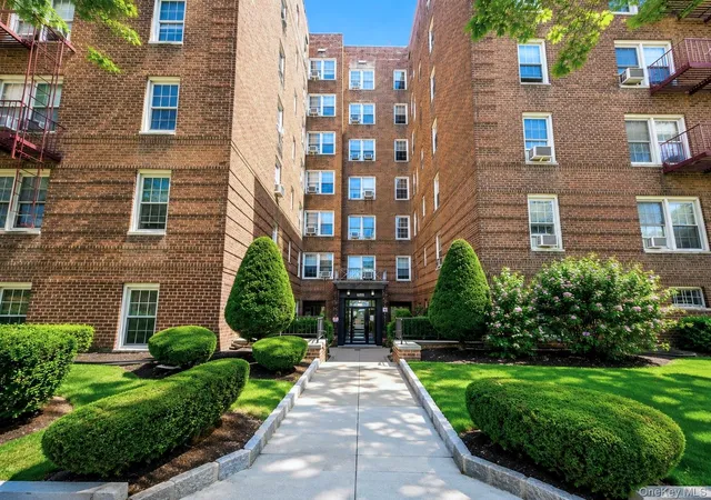 14th image of 6385 Woodhaven Blvd #5A2, Rego Park, NY 11374 | MLS# 1021001