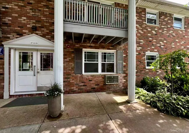 2nd image of 246 Fairharbor Dr #246, Brookhaven, NY 11772 | MLS# 1021006