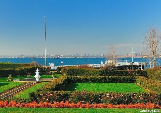 20th image of 35 Knightsbridge Rd #2-B, North Hempstead, NY 11021 | MLS# 1021026