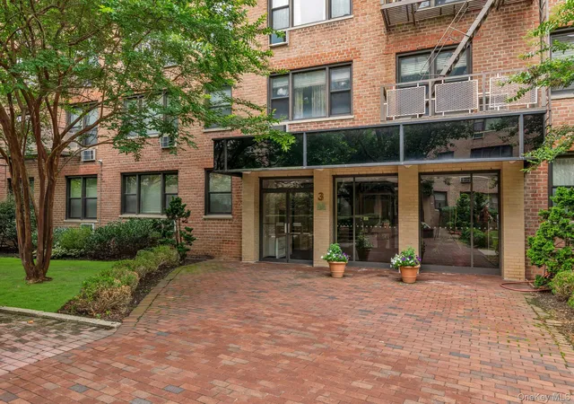 1st image of 3 Birchwood Ct #5G, North Hempstead, NY 11501 | MLS# 1021082