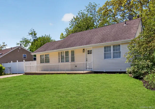 3rd image of 23 Champlain St, Port Jefferson Station, NY 11776 | MLS# 1021103