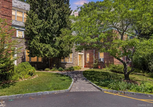 Homes for sale in Greenburgh, NY | 104 Pinewood Rd #3C, Greenburgh, NY 10530 | MLS# 1021119