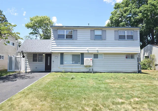 Photo 1 of Single family home for sale at 32 W Cabot Ln, Hempstead, NY 11590 | MLS# 1021129 | Listing updated on 2026-09-05