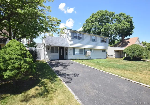 Photo 3 of Single family home for sale at 32 W Cabot Ln, Hempstead, NY 11590 | MLS# 1021129 | Listing updated on 2026-09-05