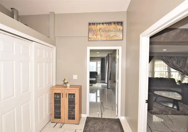 Photo 4 of Single family home for sale at 32 W Cabot Ln, Hempstead, NY 11590 | MLS# 1021129 | Listing updated on 2026-09-05