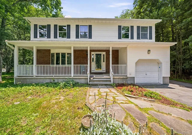 Photo 4 of Sale Pending at 808 S Plank Rd, Wawayanda, NY 10973 | MLS# 1021130 | Listing updated on 2026-08-14