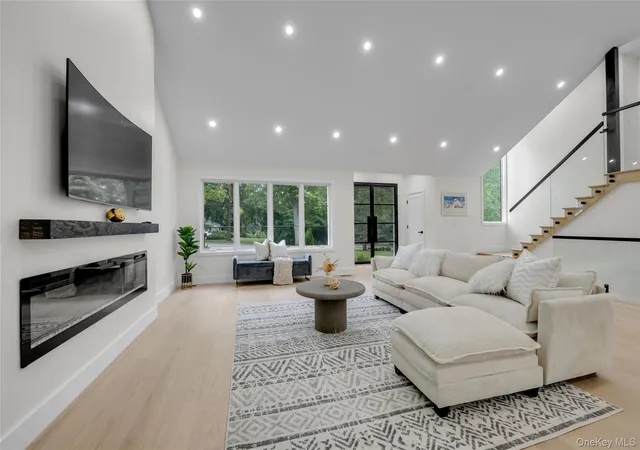 Photo 2 of Single family home for sale at 28 Red Brk Rd, North Hempstead, NY 11024 | MLS# 1021145 | Listing updated on 2026-08-30