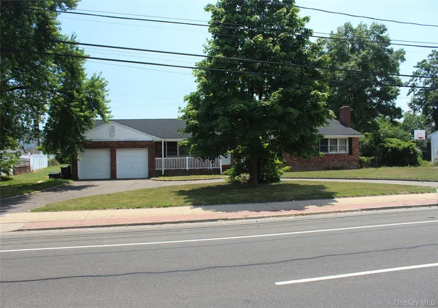 3rd image of 924 Fulton St, Oyster Bay, NY 11735 | MLS# 1021147