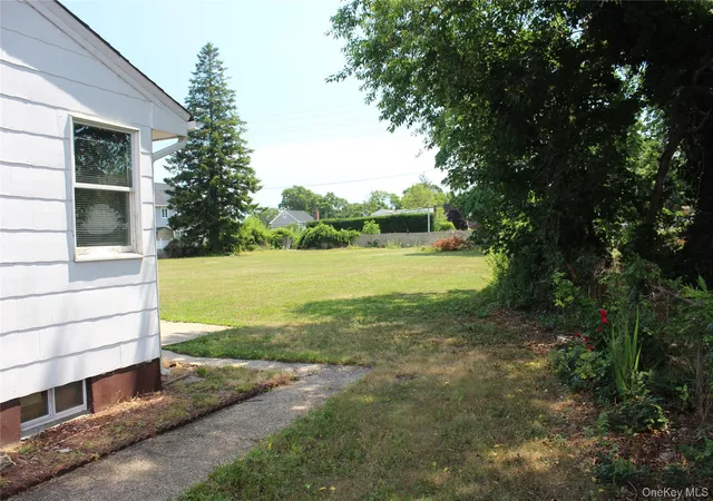 4th image of 924 Fulton St, Oyster Bay, NY 11735 | MLS# 1021147