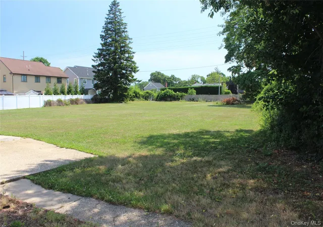 5th image of 924 Fulton St, Oyster Bay, NY 11735 | MLS# 1021147