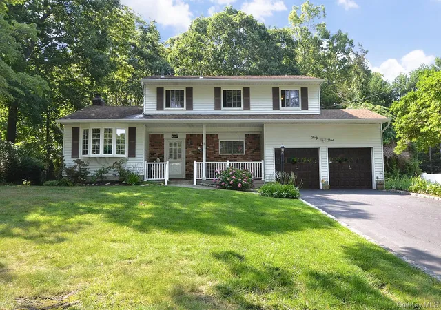 2nd image of 39 Sheryl Crescent, Smithtown, NY 11787 | MLS# 1021153