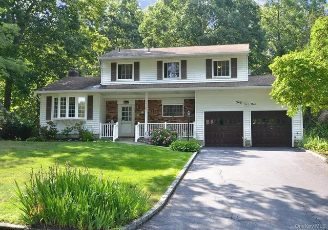 4th image of 39 Sheryl Crescent, Smithtown, NY 11787 | MLS# 1021153