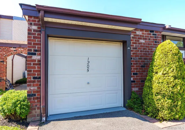 4th image of 1205 Gotham Dr, Saint James, NY 11780 | MLS# 1021169