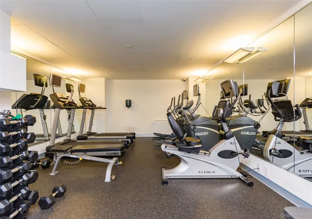 2nd image of 640 W 237Th St, Bronx, NY 10463