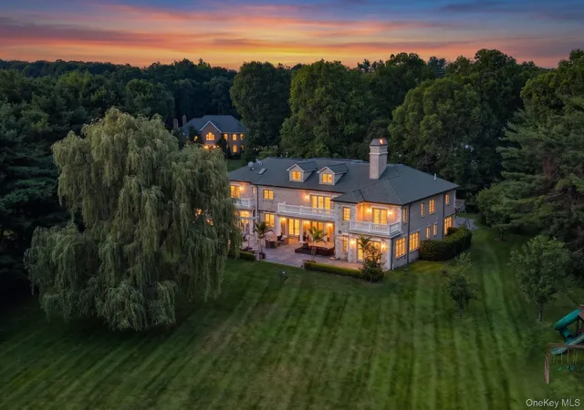 Photo 2 of Mansion for sale at 5 Farmwoods Ln, Oyster Bay, NY 11545 | MLS# 1021182 | Listing updated on 2026-08-06