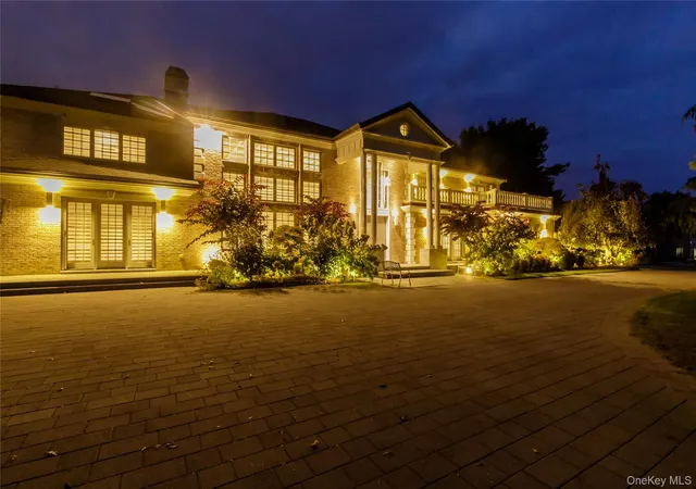 Photo 3 of Mansion for sale at 5 Farmwoods Ln, Oyster Bay, NY 11545 | MLS# 1021182 | Listing updated on 2026-08-06