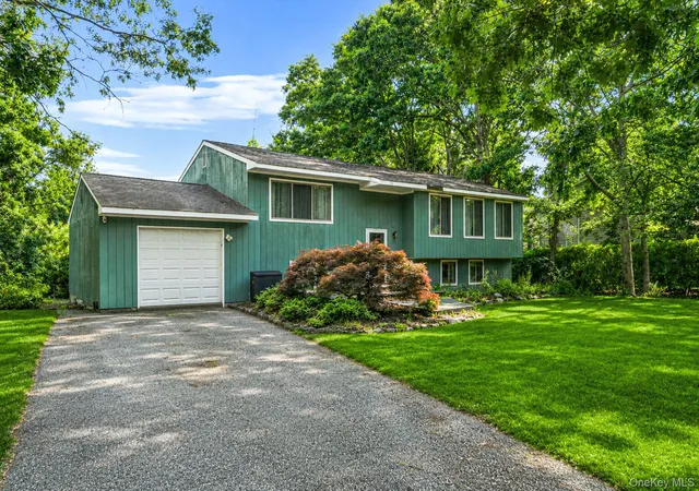 Homes for sale in Riverhead, NY | 51 Trout Brook Ln, Riverhead, NY 11931 | MLS# 1021194
